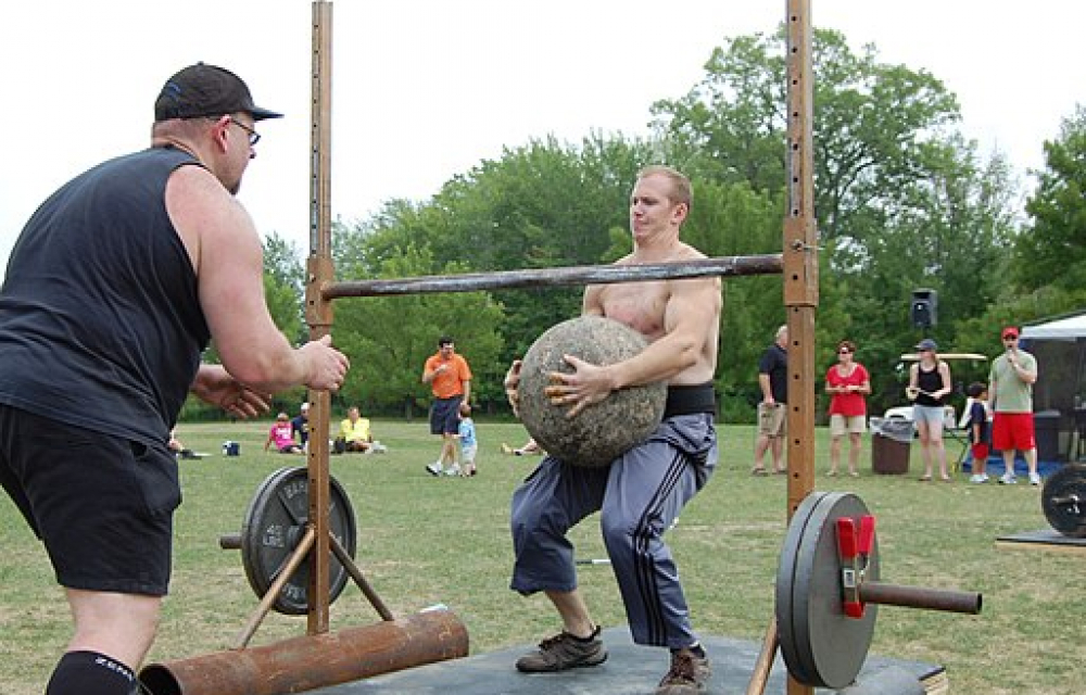 By stu_spivack (Jack Katz Memorial Strong Man Competition) [CC BY-SA 2.0 (http://creativecommons.org/licenses/by-sa/2.0)], via Wikimedia Commons